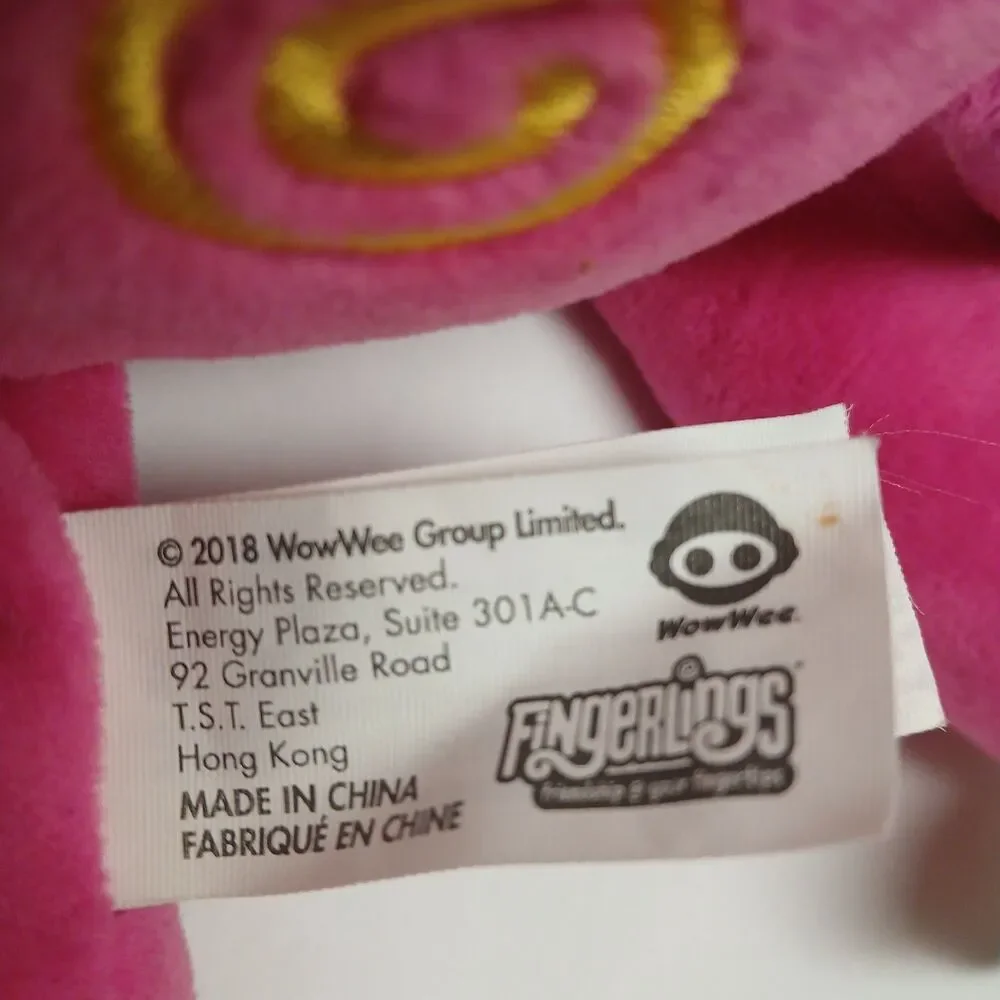 WooWee wowwee fingerlings